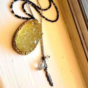 🌼50% OFF if you BUNDLE Drusy and 🪶 Feather